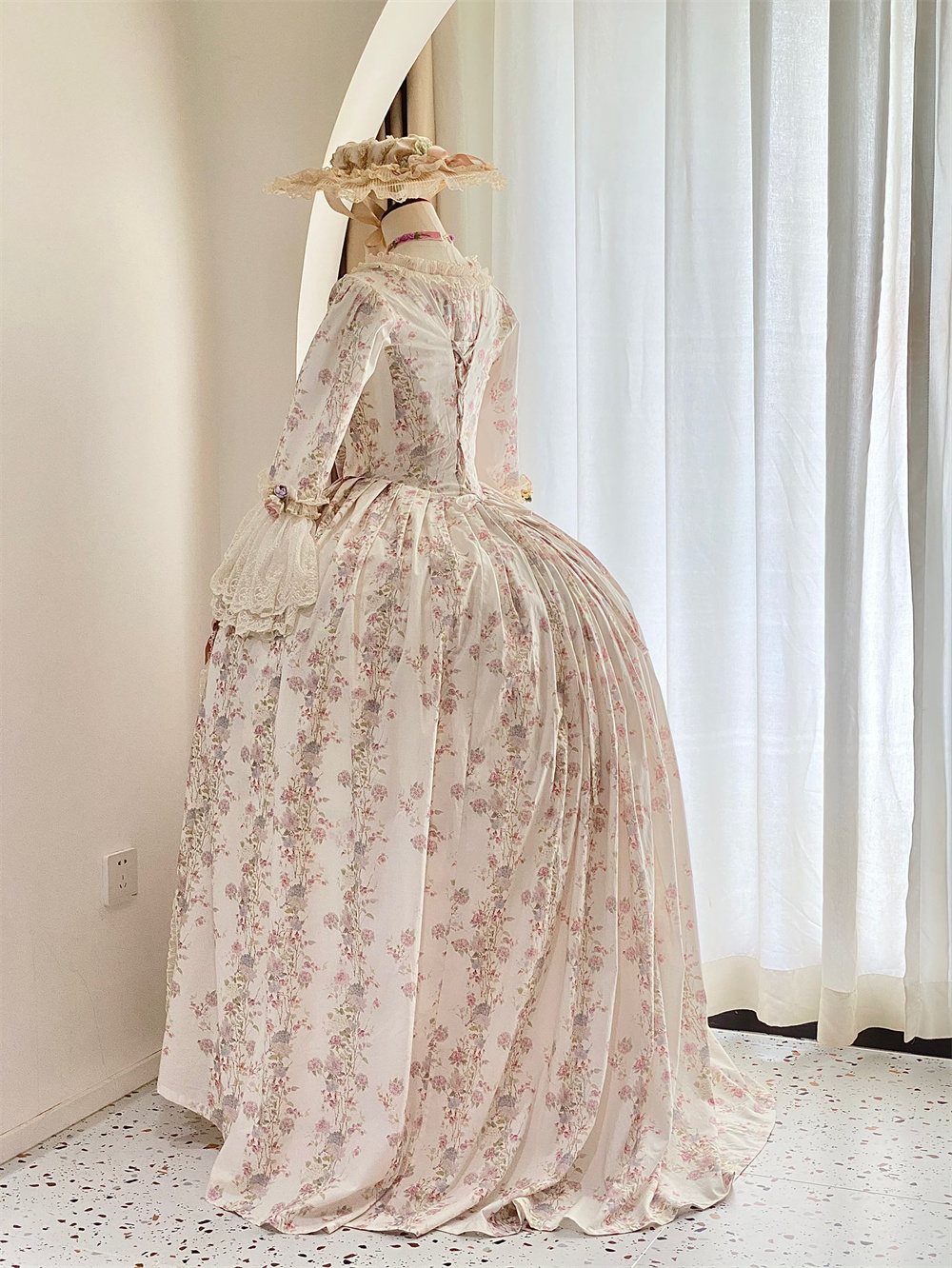 Robe A La Francaise Rococo Dre - Badminton Victory 리뷰 및 가격